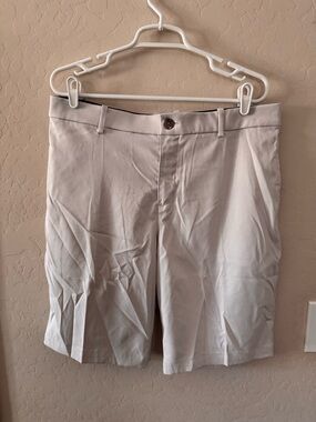 Nike Men's Flat-Front Shorts — Light Beige